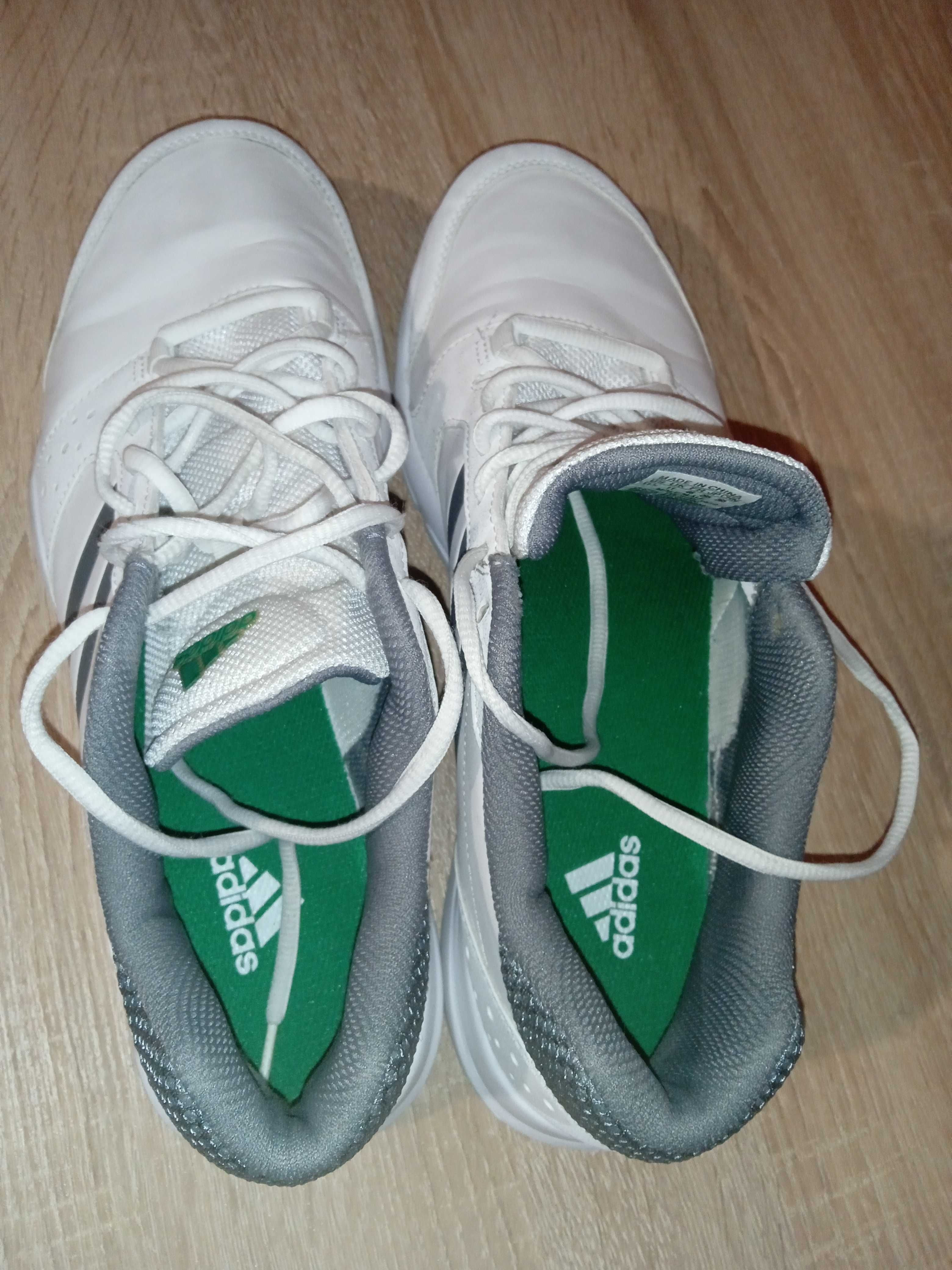 Кроссовки  Adidas 46 р