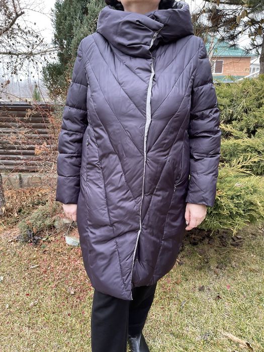 Пуховое пальто фіалетового кольору