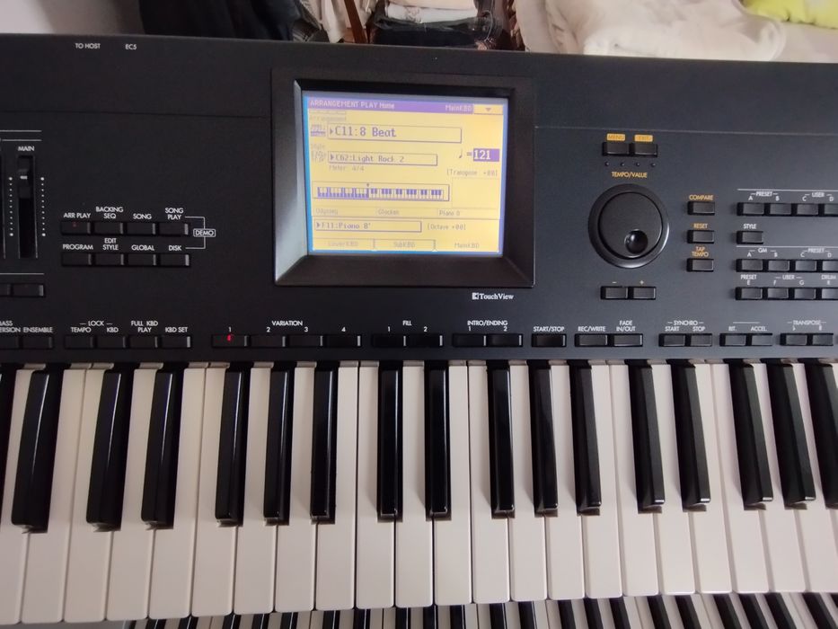Сінтезатор Korg I30