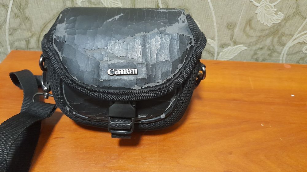 продам canon legria hf 20 e