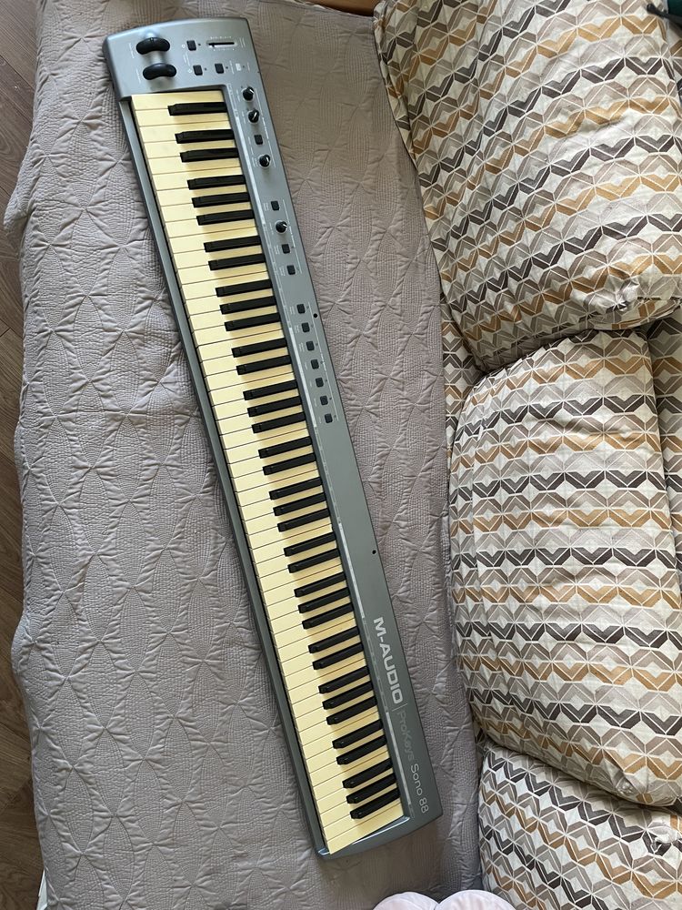 Повнорозмірна MIDI клавіатура M-Audio ProKeys SONO 88 - б/в