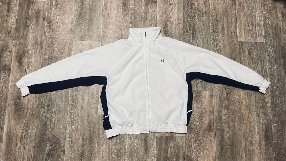 Ветровка Ветрівка  олимпийка Fred Perry фредак Фред Перри
Состояни
Раз