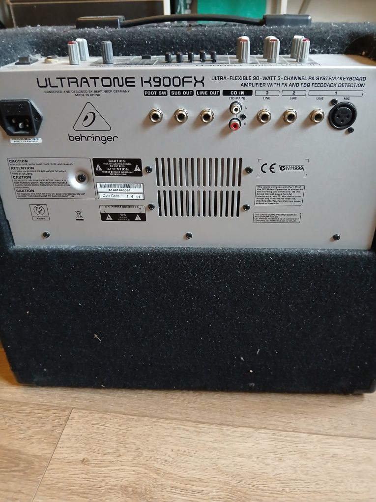 Wzmacniacz. Behringer K900FX