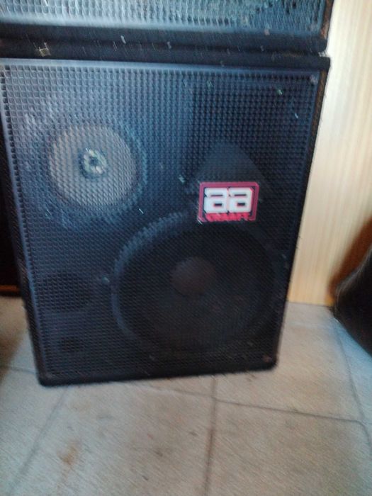 2 colunas craaft.  A tocar  e amplificador