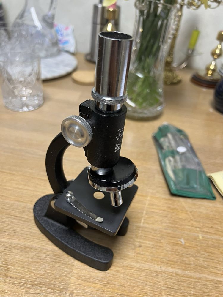 Мікроскоп вінтажний C.O.C