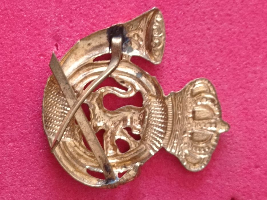 Crachás de boina militar