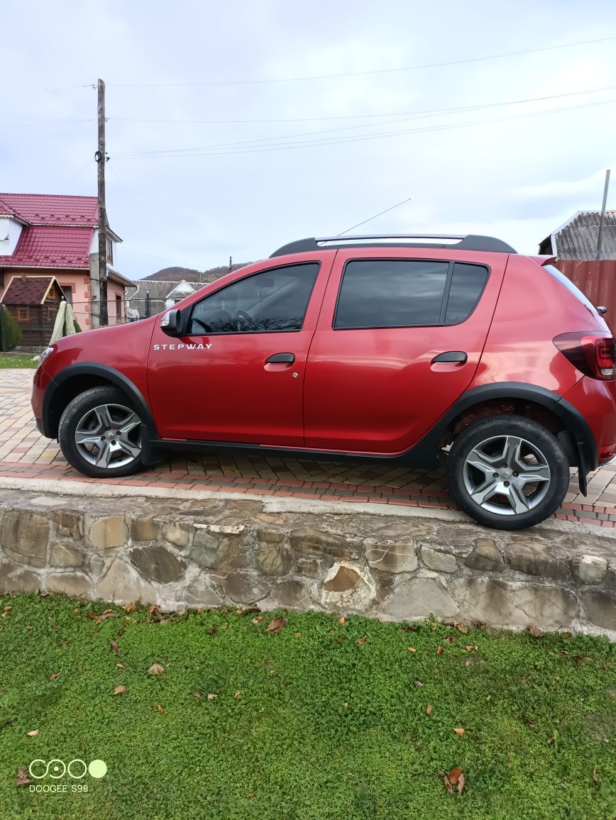 Рено Сандеро STEPWAY