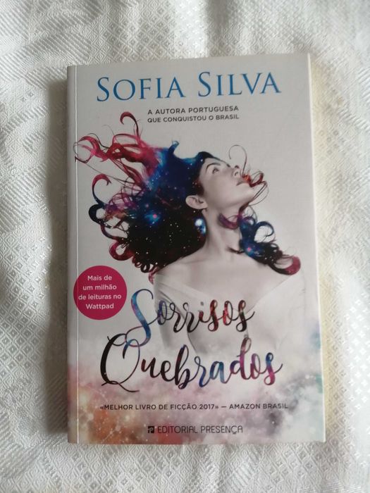 Livro Sorrisos Quebrados de Sofia Silva
