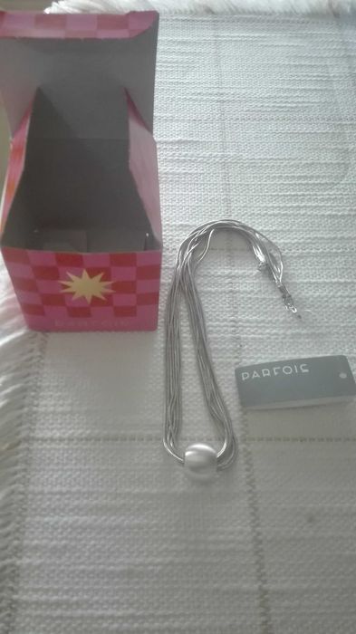 Fio colar com pendente Parfois prateado novo