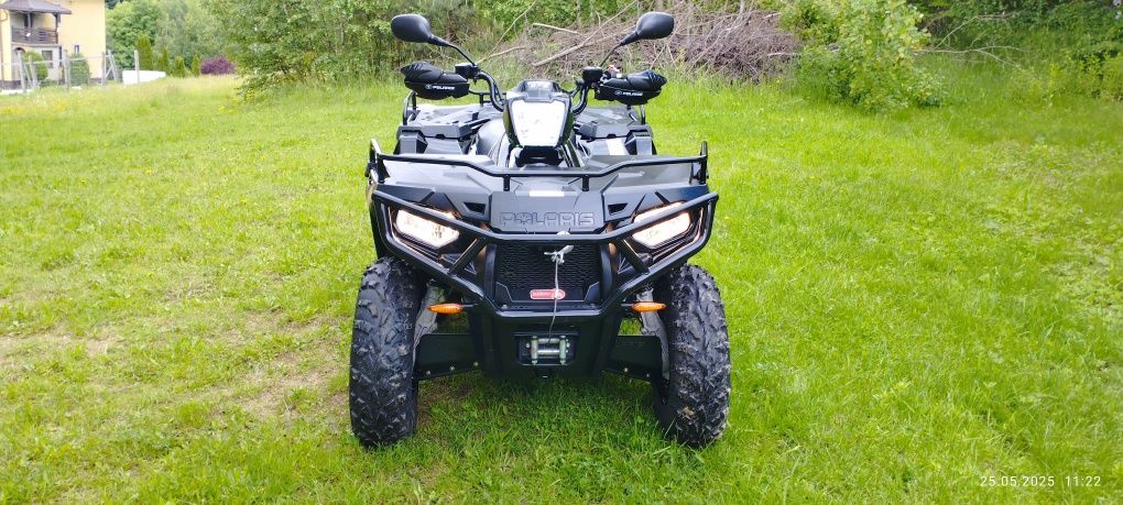 Polaris sportsman 570  forest 4x4