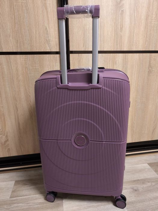 Чемодан для путешествий, дорожный чемодан, Валіза на колесах