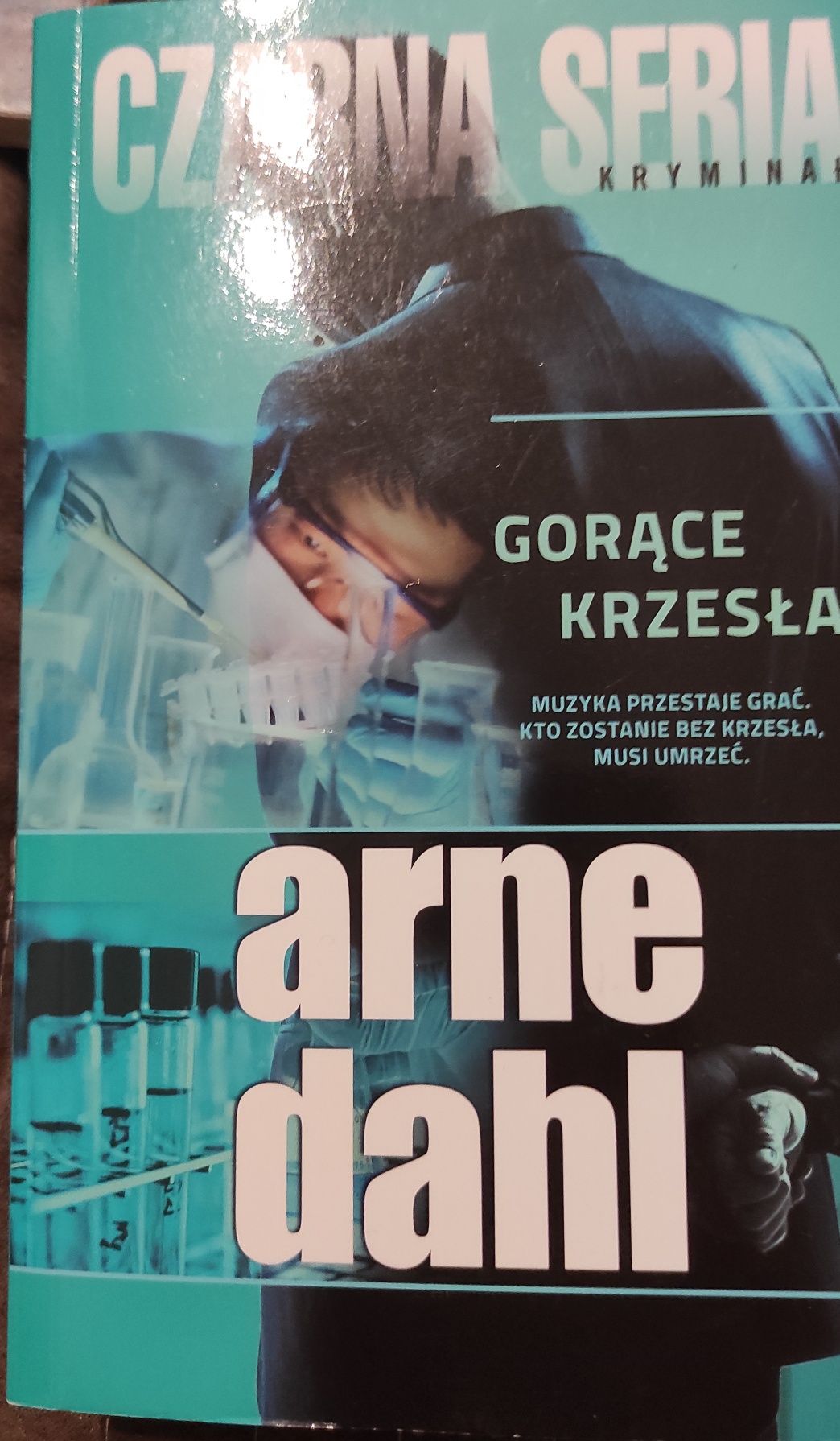 Gorące krzesła Arne Dahl