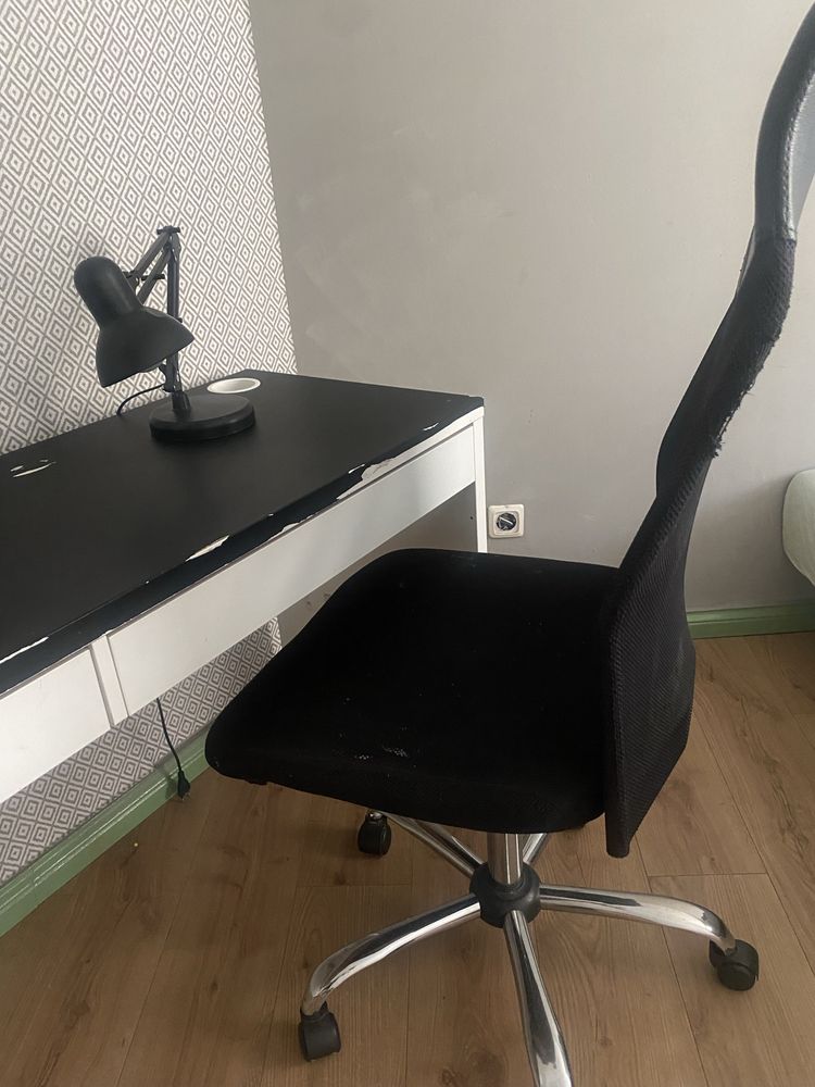 Zestaw mebli do pokoju + krzesło