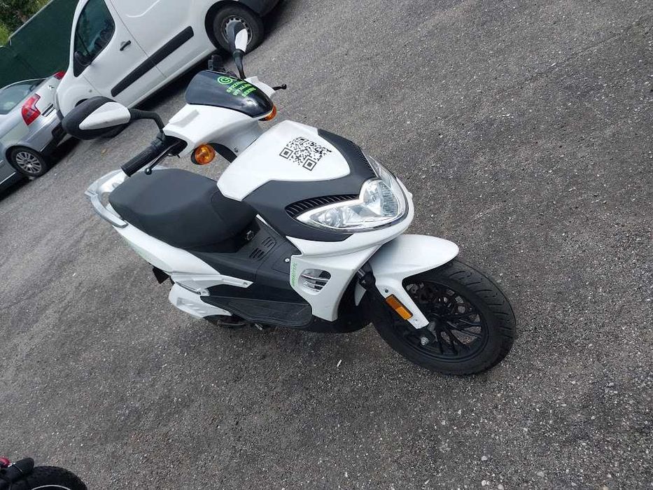 Skuter elektryczny do wynajęcia scooter for rent 50cc