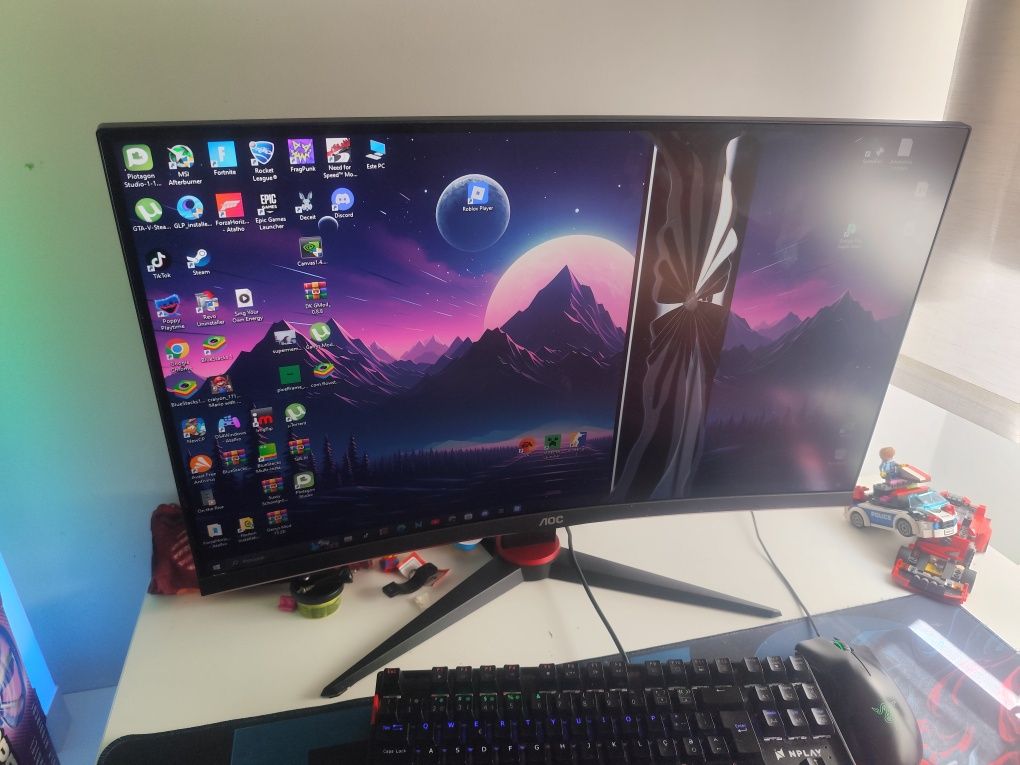 Monitor AOC 27" ecrã partido
