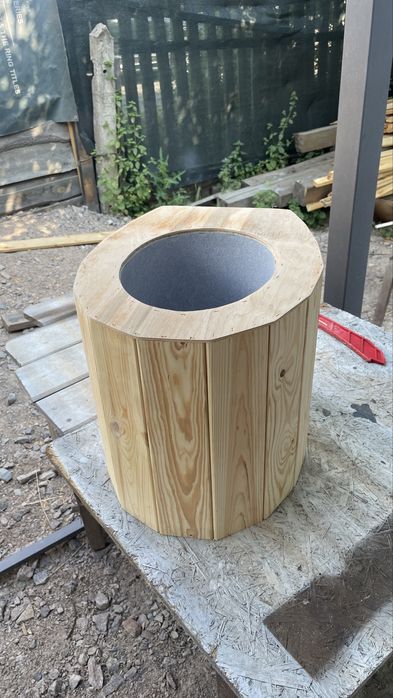 Унітаз для вуличного туалету, дерев’яний