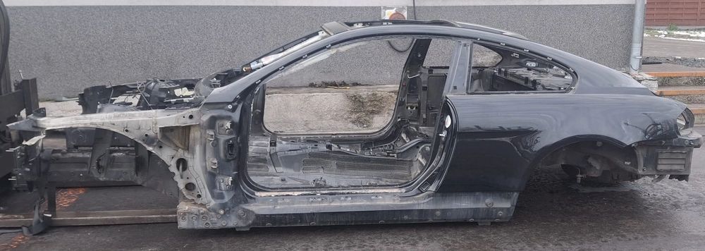 BMW 638I E63 Ćwiartka podłużnica próg słupek dach BLACK SAPPHIRE METALLIC