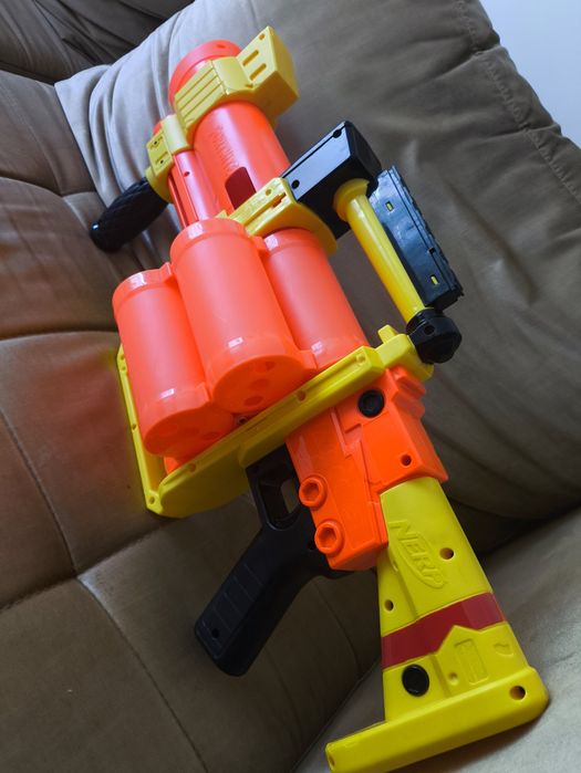 NERF Fortnite GL (Lançador de Granadas. Muito Bom)