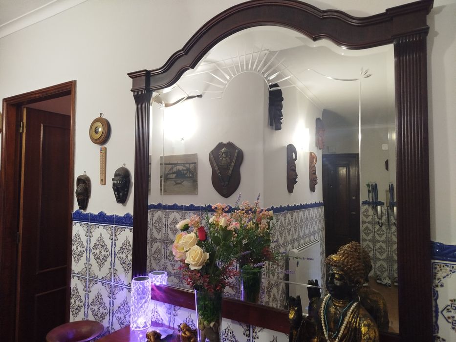 Consola com espelho
