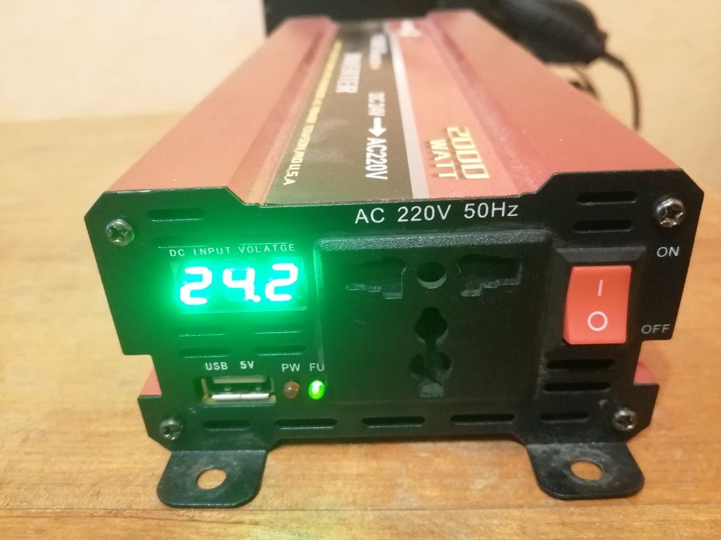 Преобразователь напряжения (инвертор) 24V/220V 2000W
