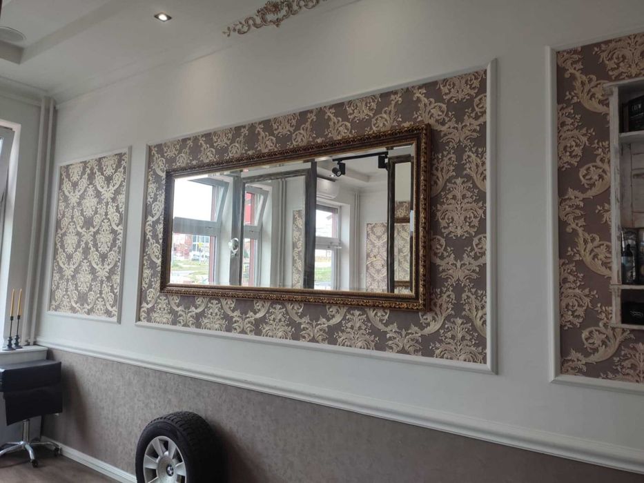 złote lustro kryształowe