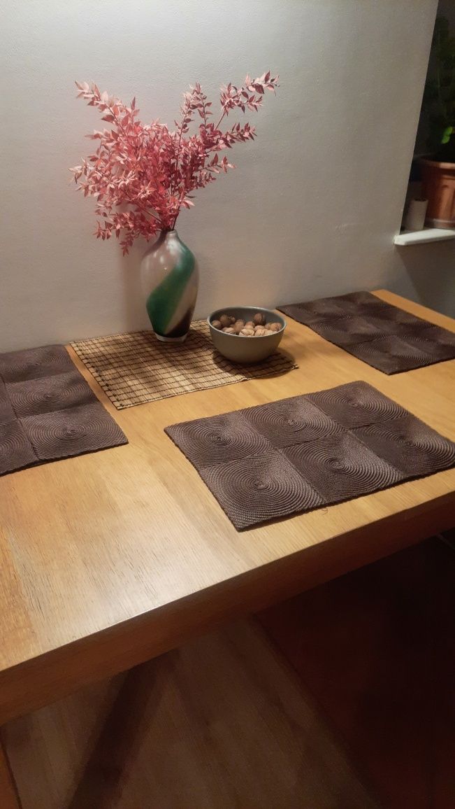 Stół kuchenny +4 krzesla
