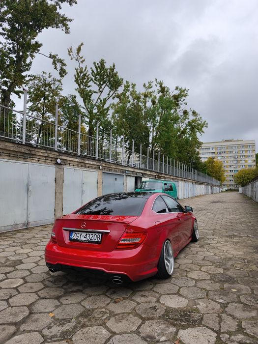 Mercedes w204 c350 coupe/ stance/ AMG / 306km / RWD