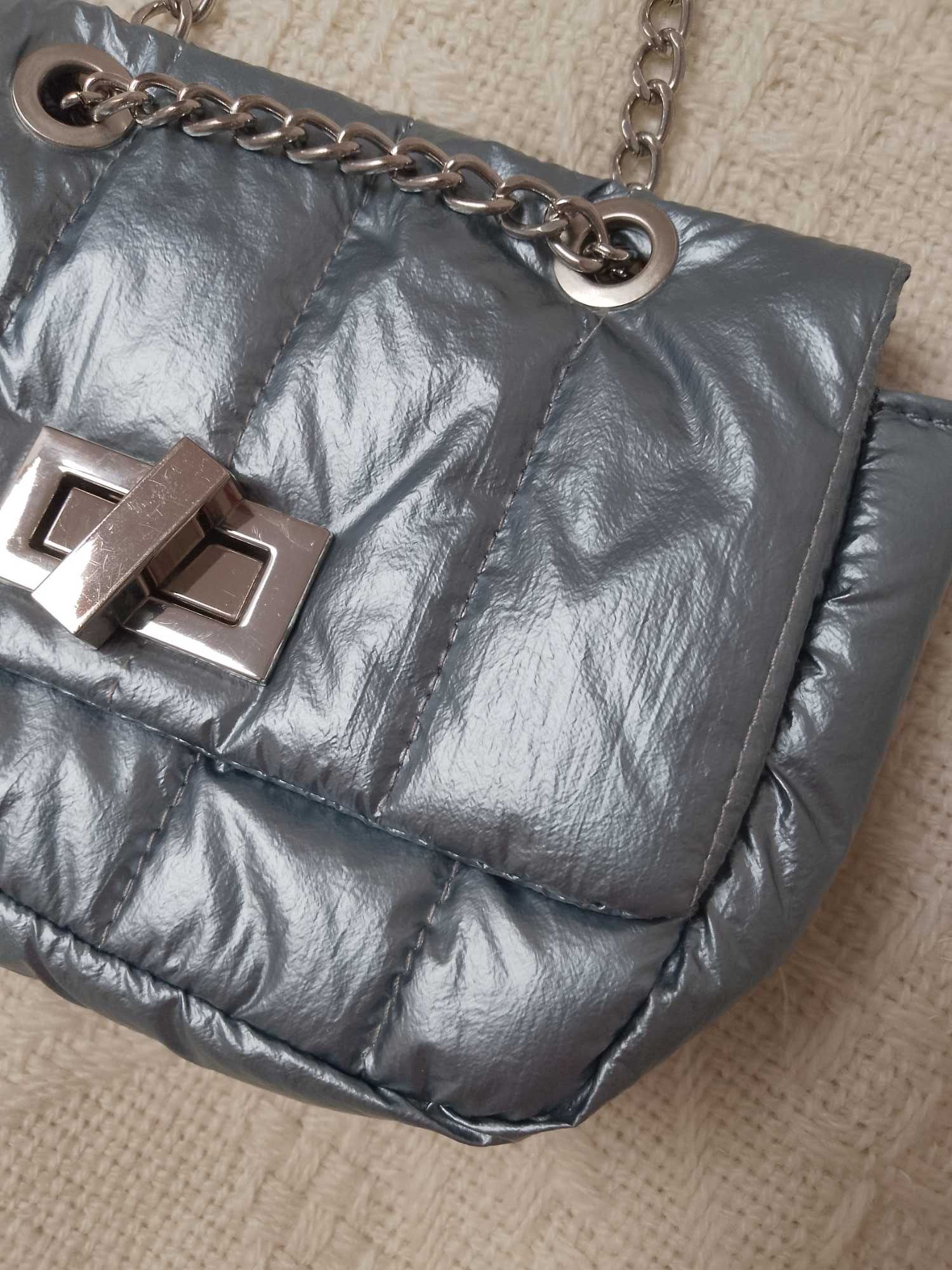 Torebka cross body niebieska metaliczna srebrny łancuszek nowa