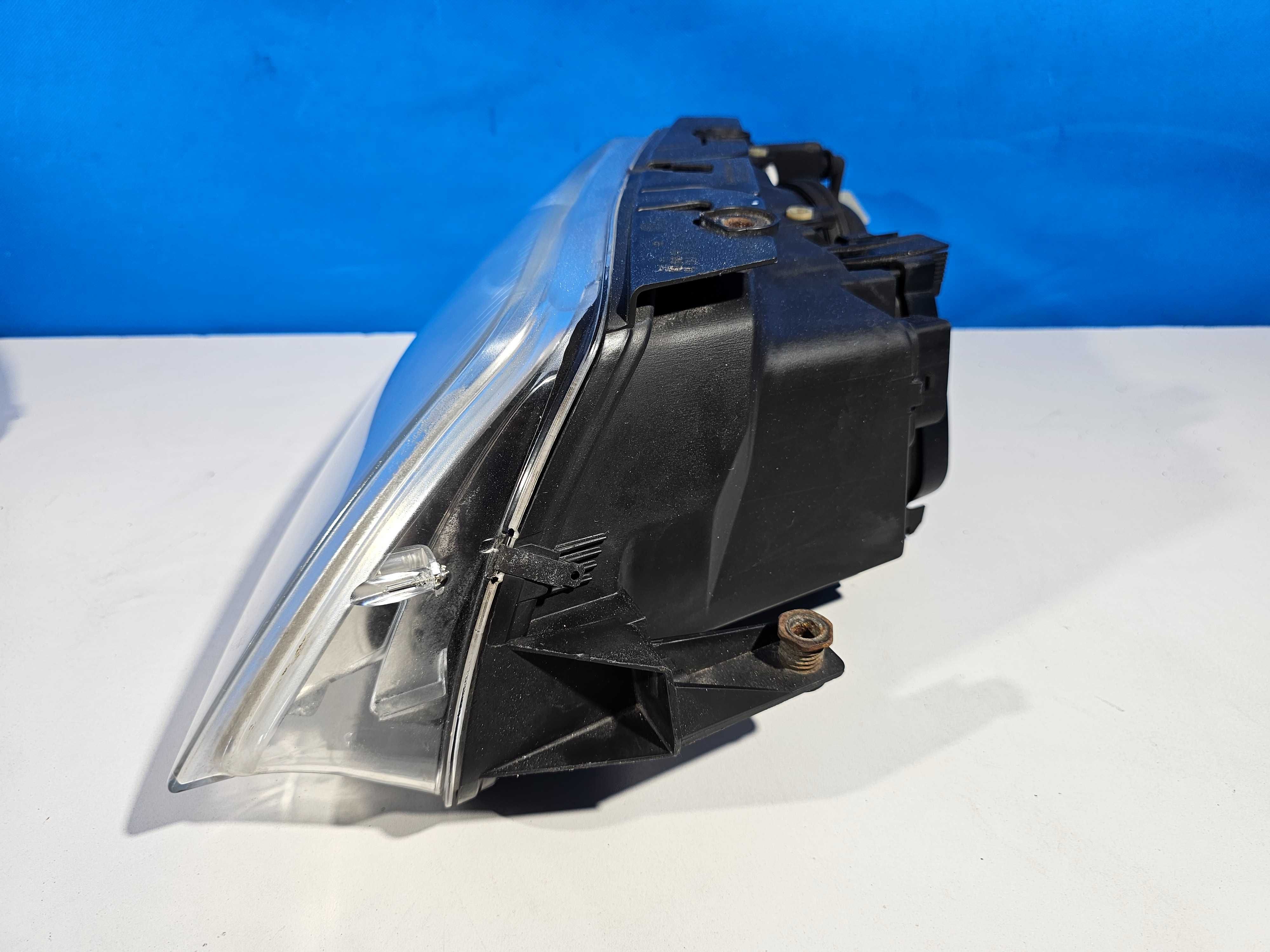 VW Passat B5 Lift LCI Lampa Przód Przednia Prawa Zwykła H7 Europa