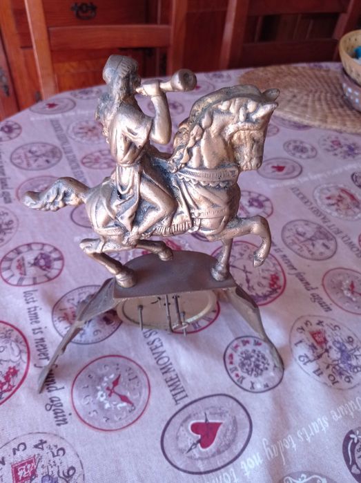Relógio vintage de mesa - Cavaleiro a cavalo