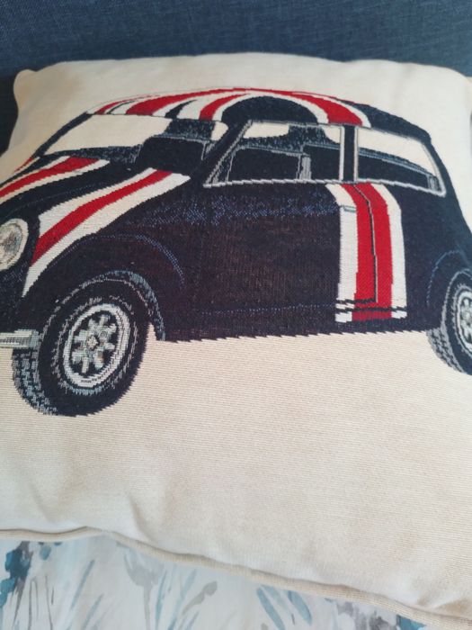 Almofada decorativa quarto de rapaz