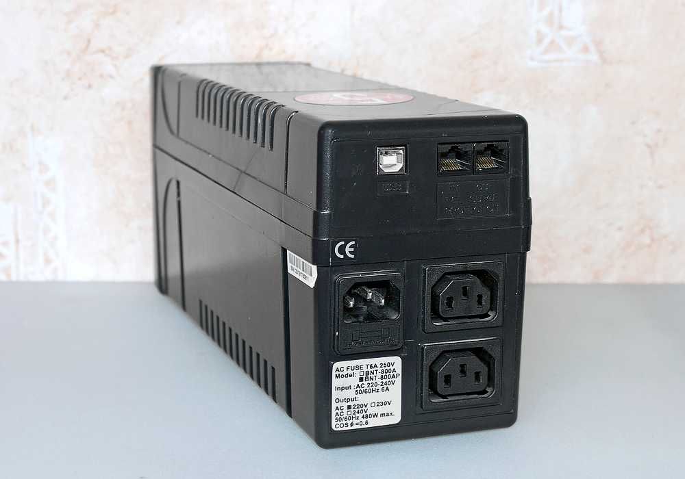 Безперебійник 220В Powercom BNT-800AP із захистом LAN Тайвань. Без АКБ