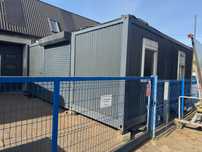 Kontener socjalny, 4 sztuki x 2,4x6m, drzwi, okna, brama elektryczna