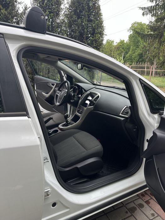 Opel Astra 2011 рік, в гарному стані терміново