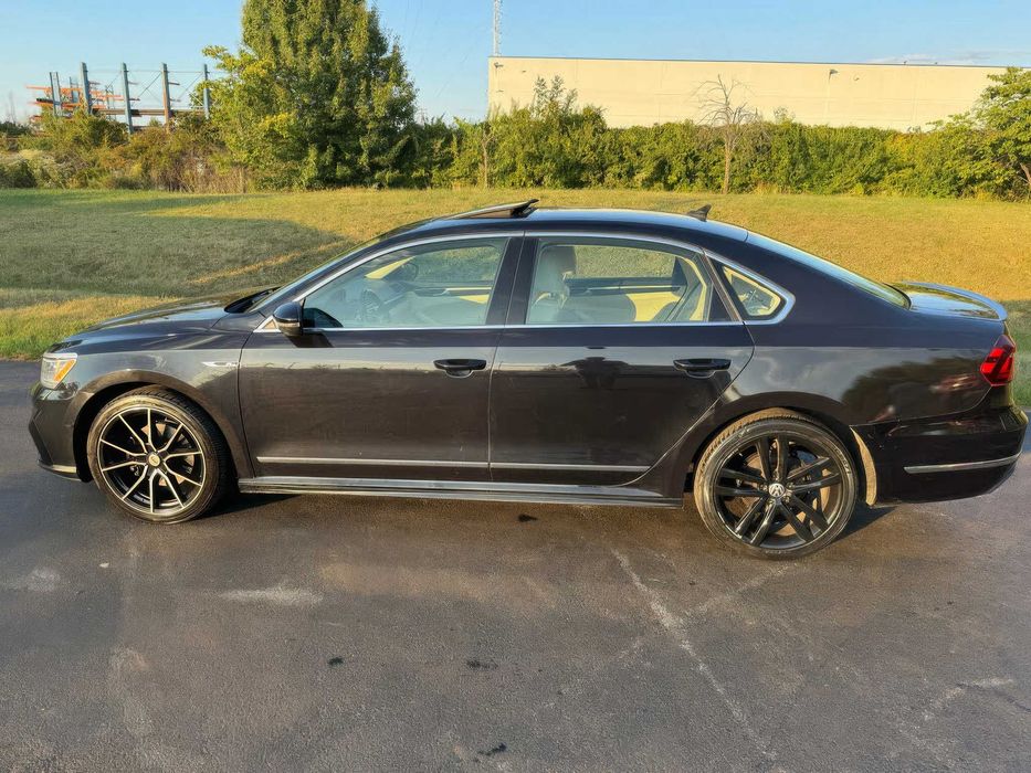 Volkswagen Passat SE R-Line      2019