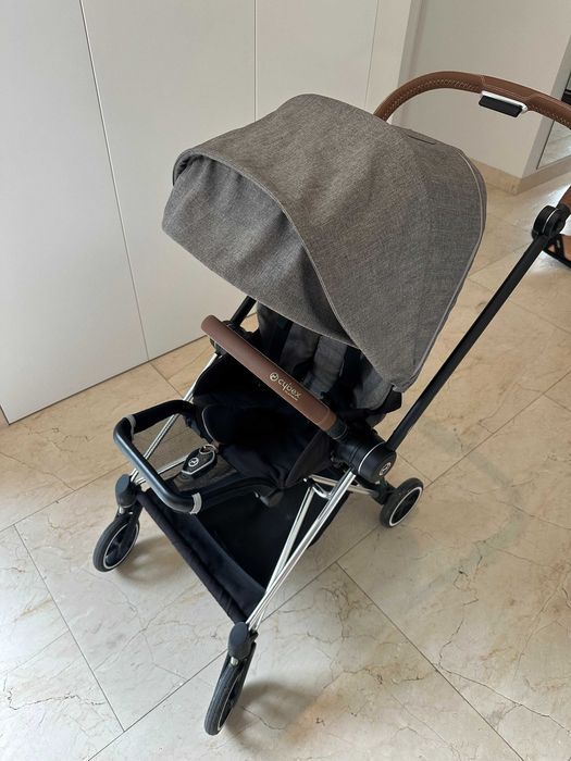 Cybex mios 2.0 po jednym dziecku.  Kolor Soho Gray