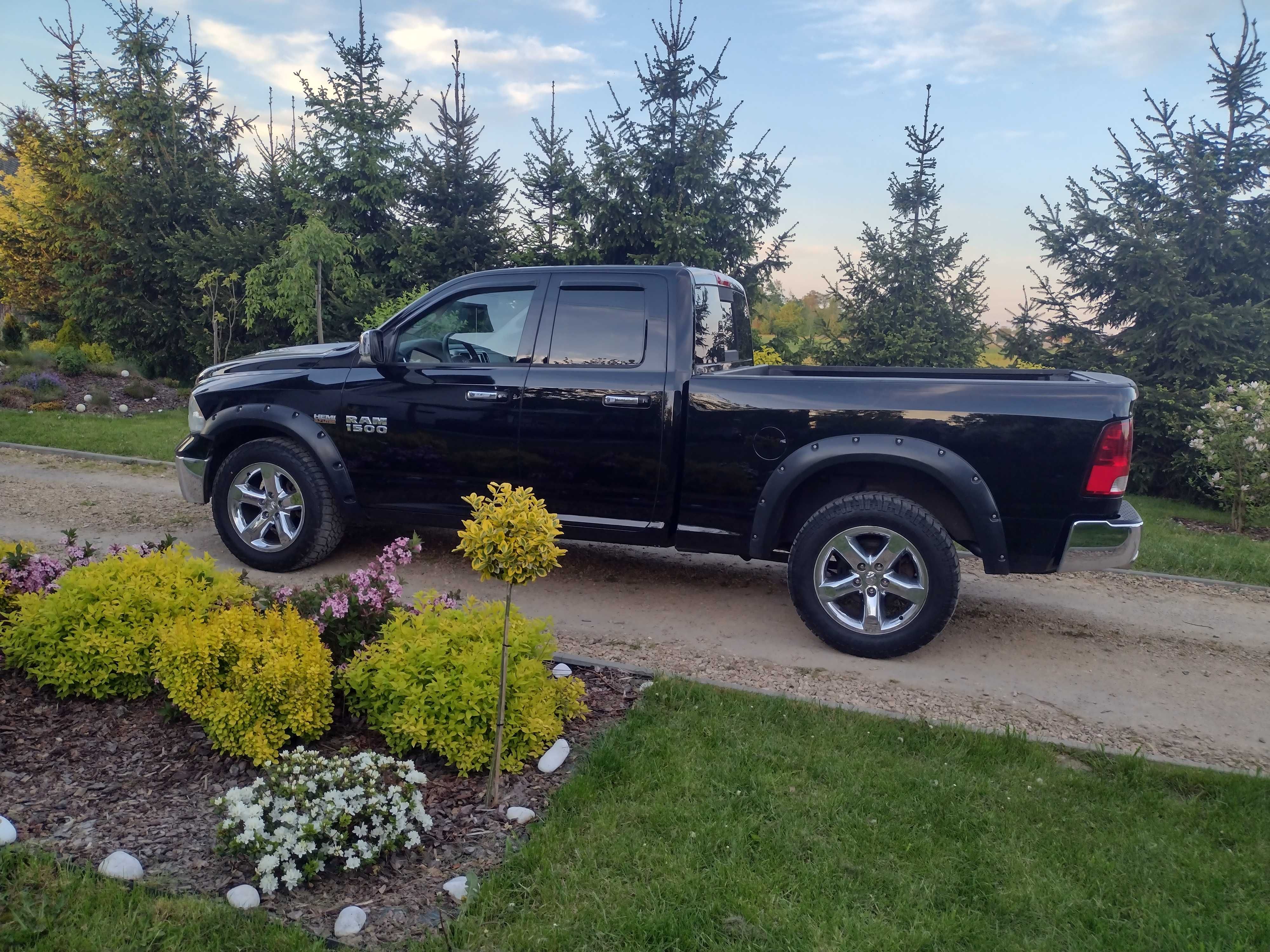 RAM 1500 BIGHORN 5.7 Hemi 4x4