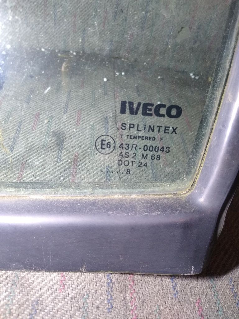 Szyba drzwi przód prawa lewa uszczelka Iveco daily III oryginał 08r