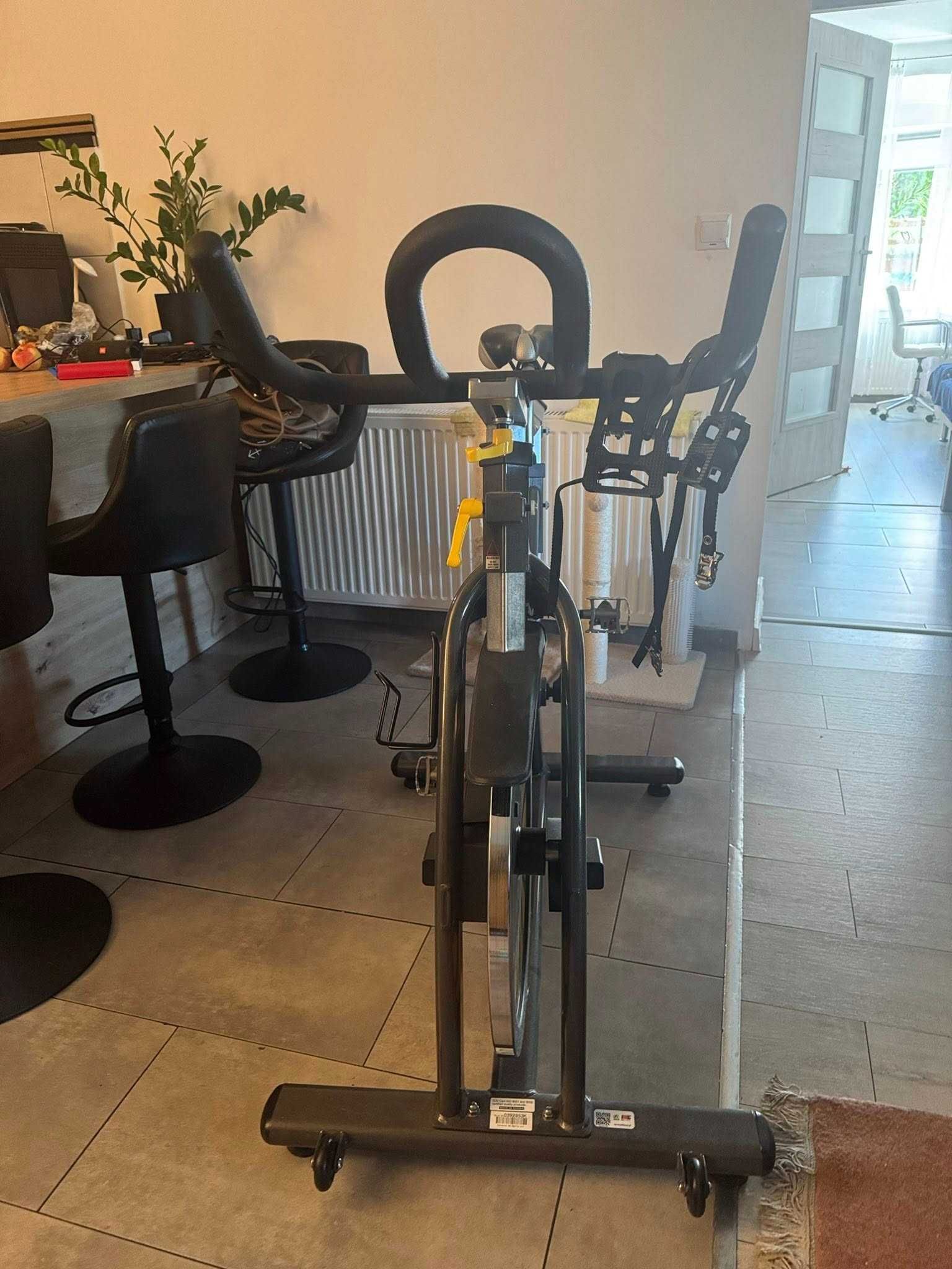 Treningowy rower stacjonarny