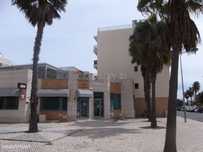 Olhão - Pechão Loja 116m2 com 2 pisos e terraço 58m2, em frente ao Est