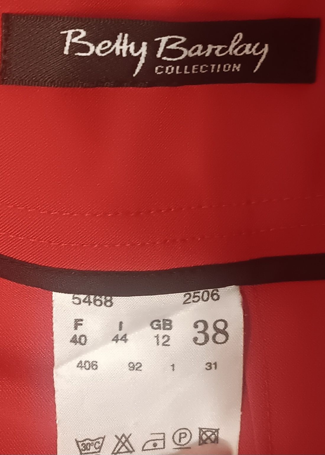 Calças vermelhas tamanho 38