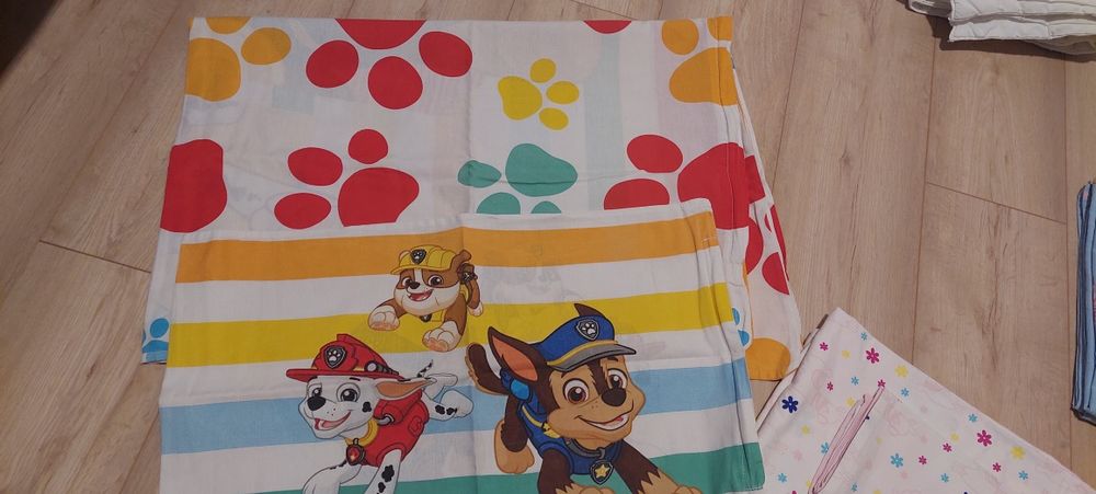 Kołderki 2szt , poduszka , 4 komplety pościeli Elsa,Psi patrol