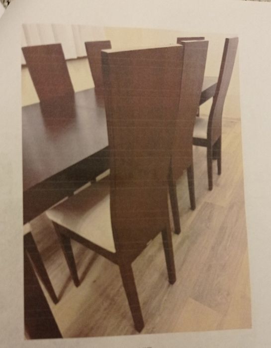 Komoda, stół, krzesła