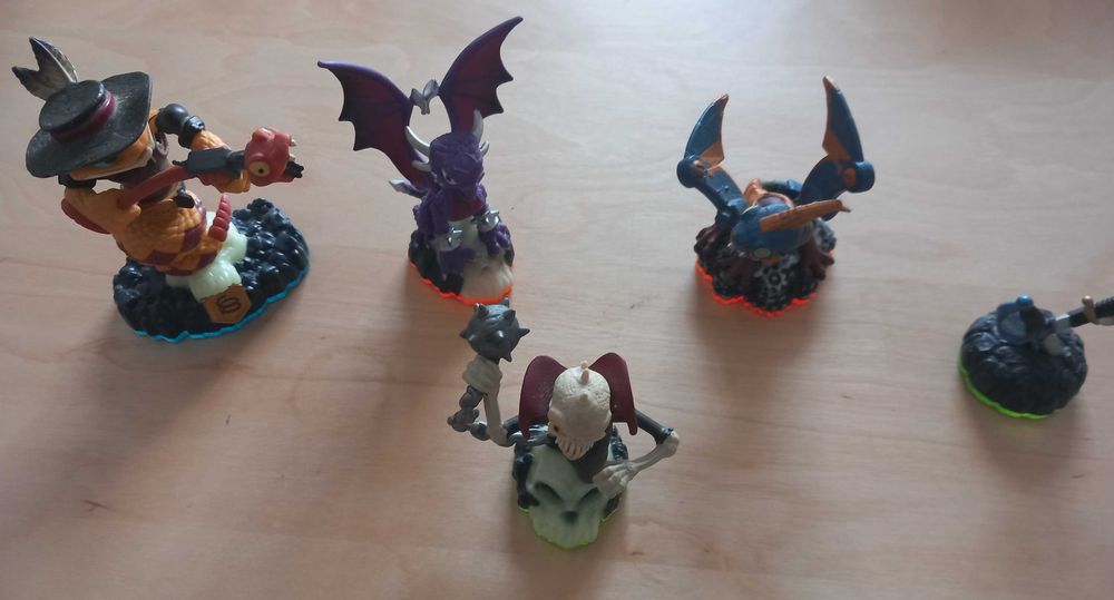 39 Figuras Skylander + 2 Portais