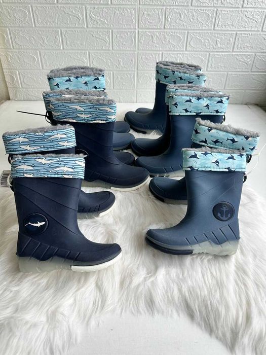 Гумові чоботи Lupilu, що світяться при ходьбі.