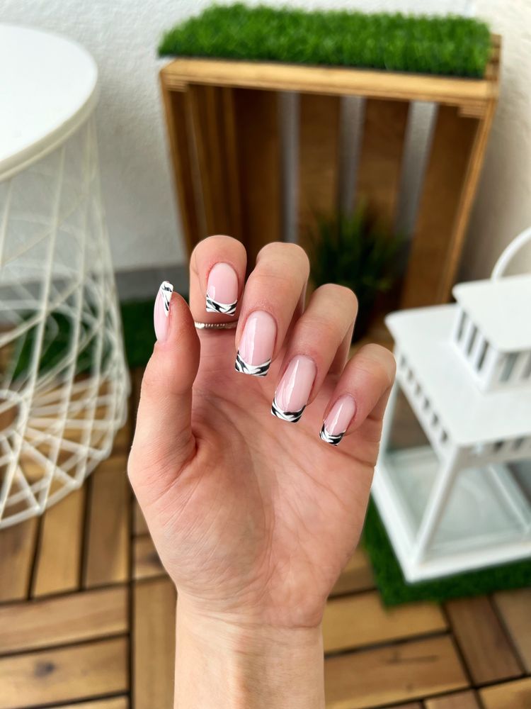 Manicure hybrydowy / przedłużanie żelem