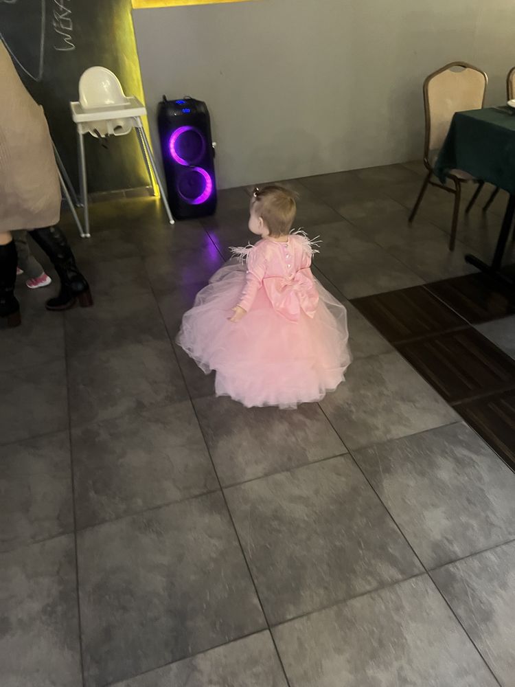 Piękna sukienka dla 1-latka