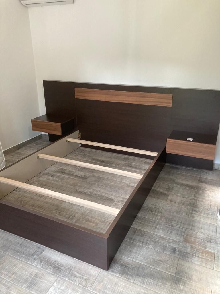 Moveis,roupeiros,cozinhas,quarto,camas estufadas e ripados.