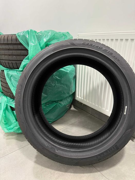 Opony letnie Pirelli P ZERO 245/40/R19 NOWE Rant ochronny