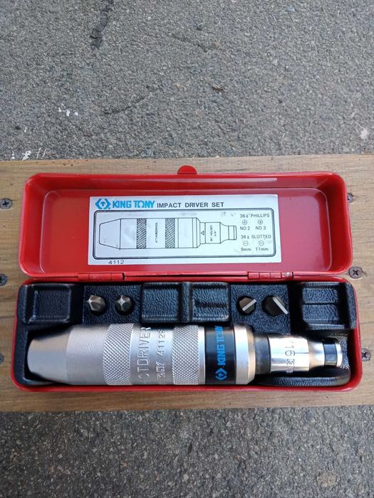 Викрутка ударно поворотна